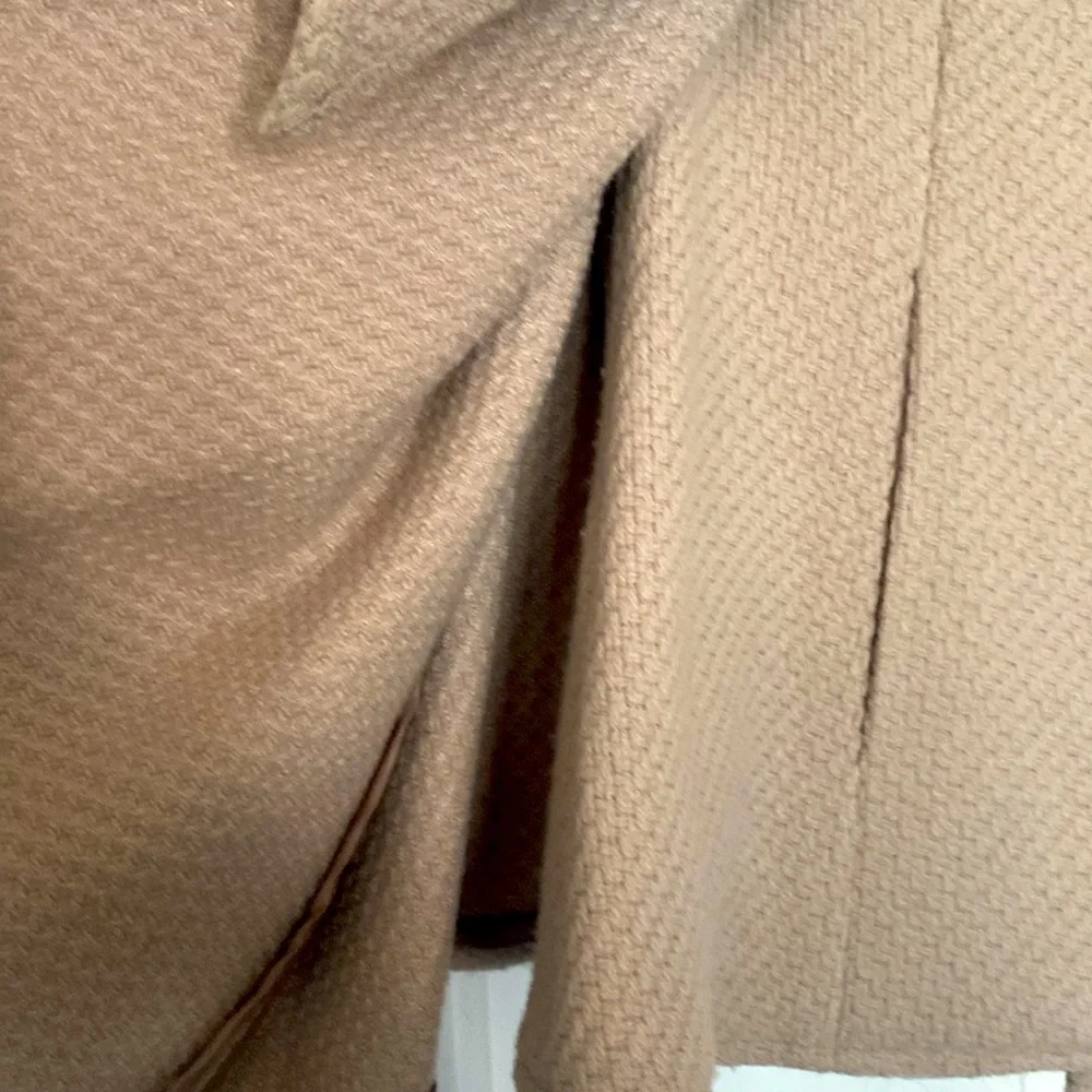 Beth Bowley poncho jacket - Picture 5 of 8